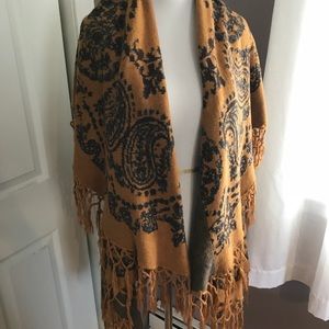 Beautiful bohemian style shawl/vest! OS